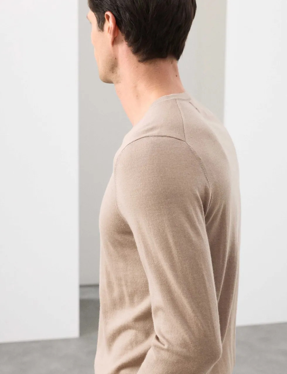 Pure Extra Fine Merino Wool V-Neck Jumper