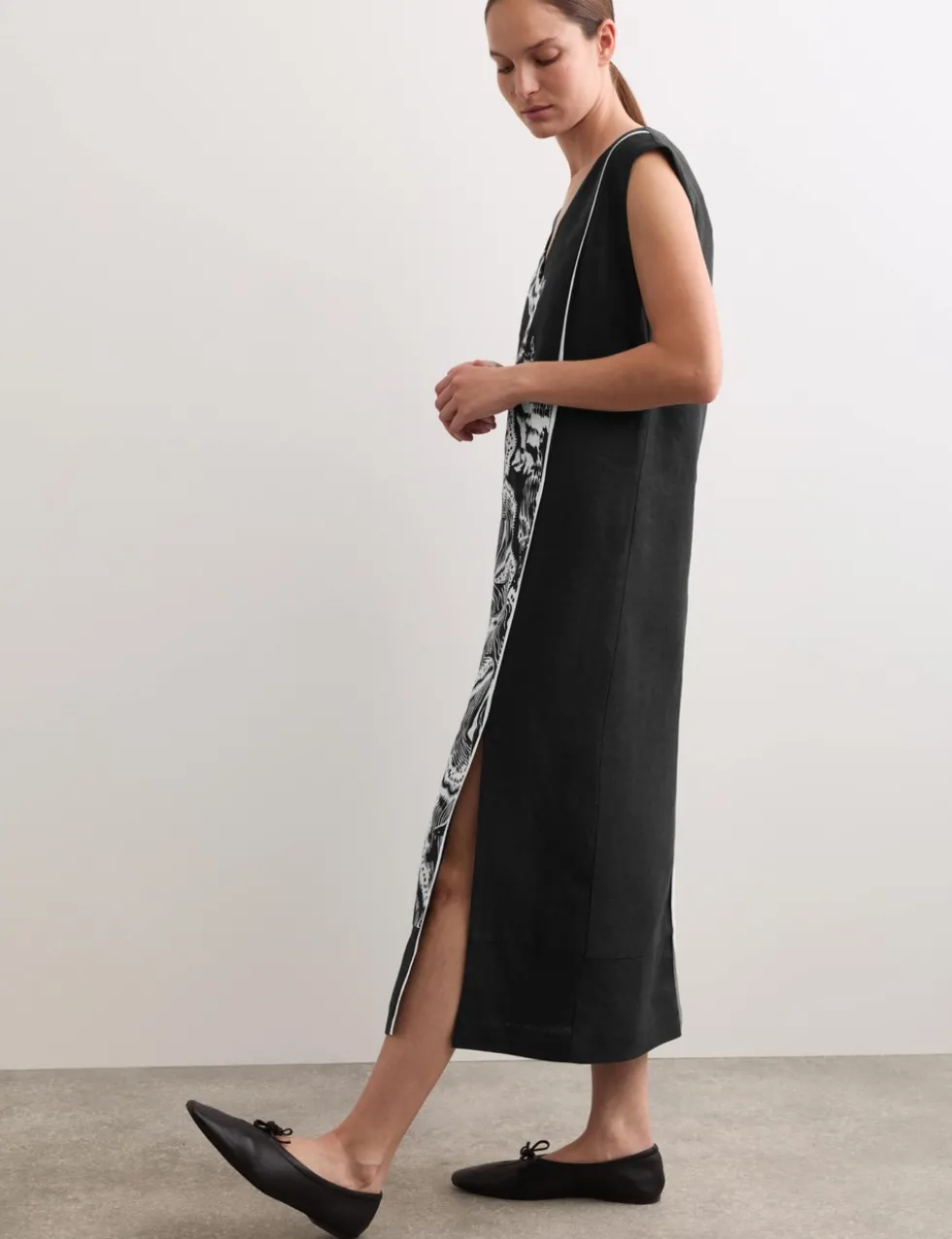 Pure Linen Coral Reef V-Neck Midi Dress