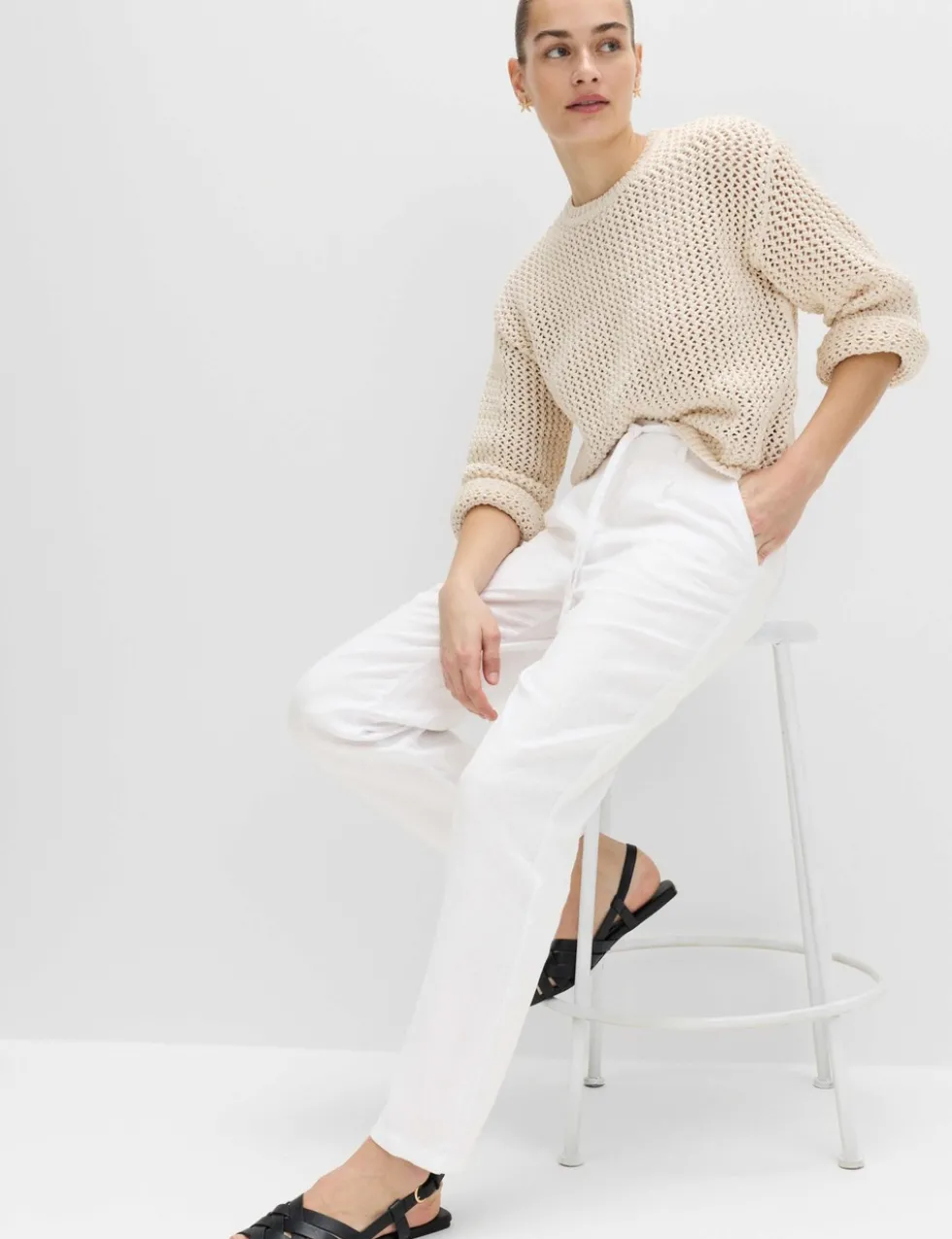 Pure Linen Pleat Front Belted Tapered Trousers