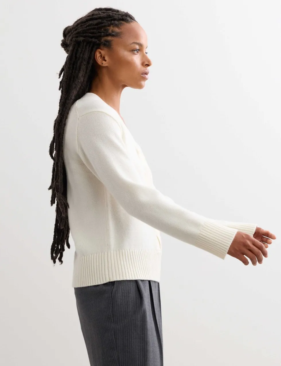 Pure Merino Wool V-Neck Twist Jumper