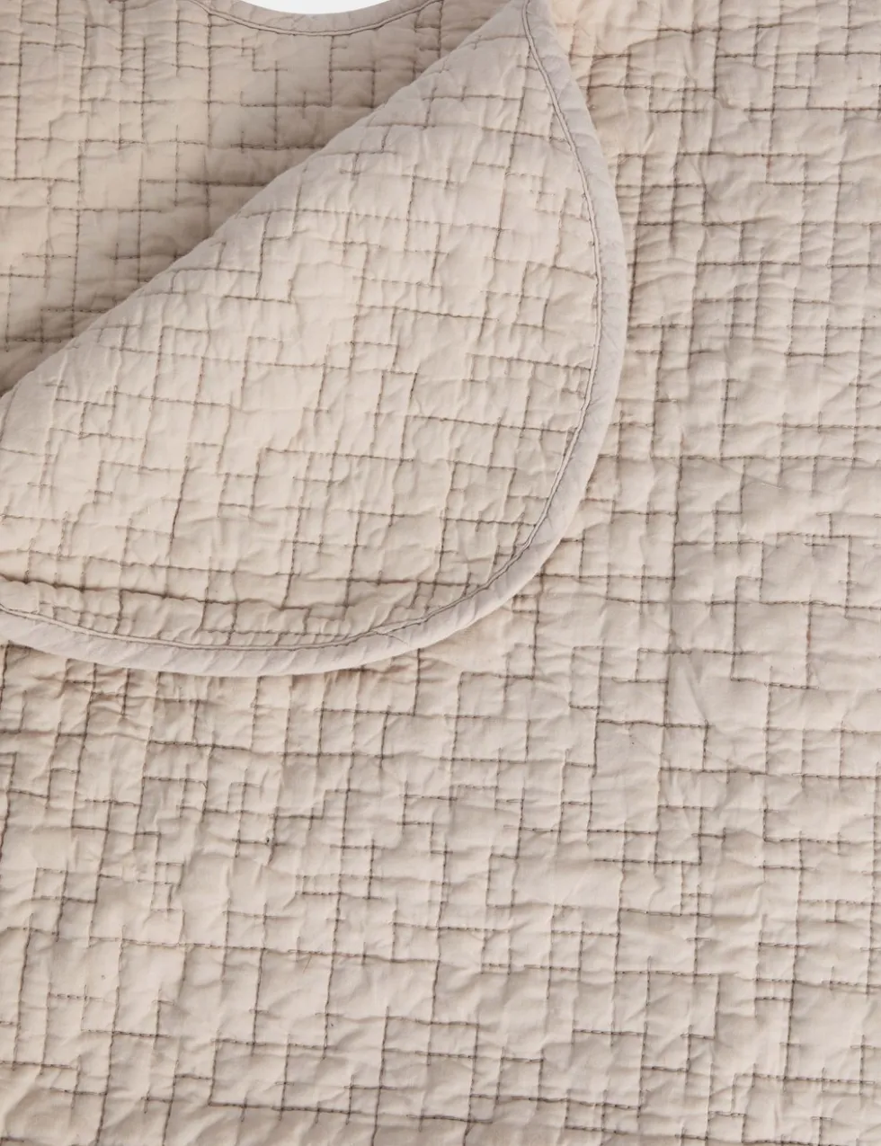 Quilted Scallop Bedspread