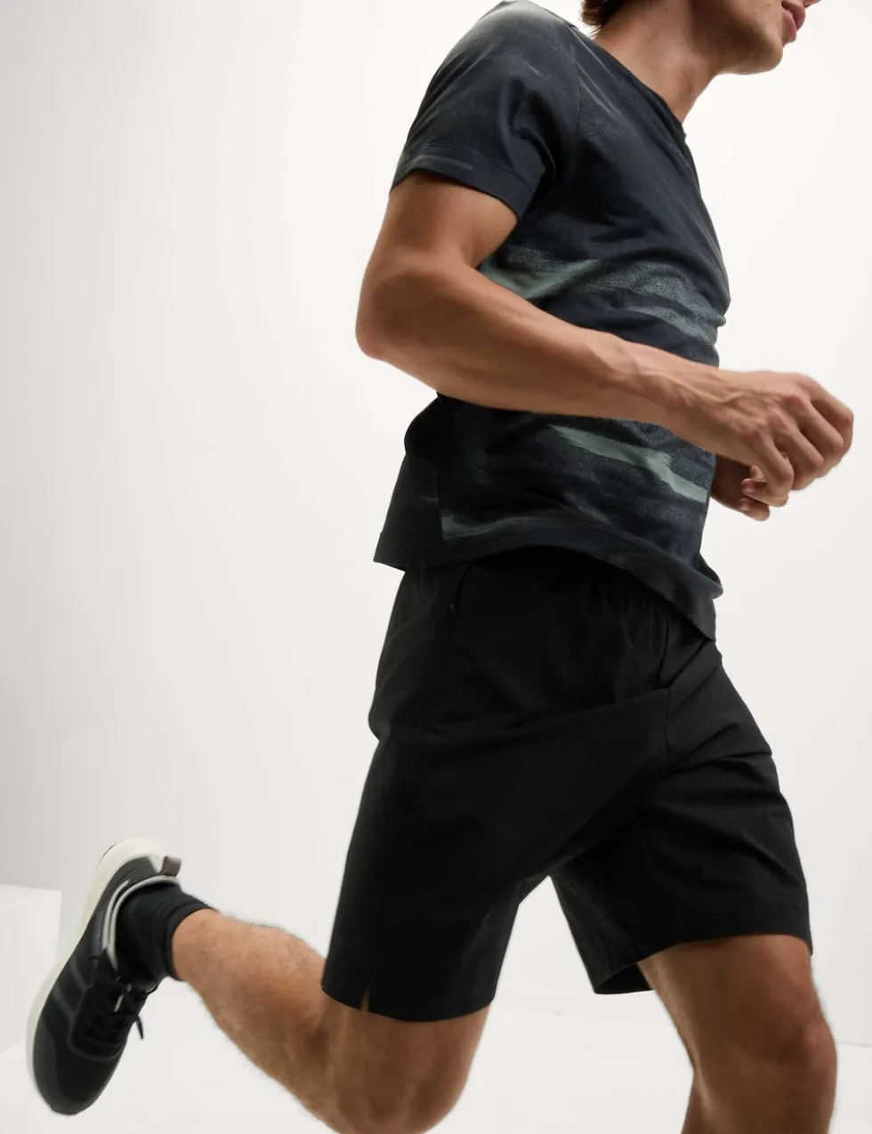 Regular Fit Stretch 9 inch Sports Shorts