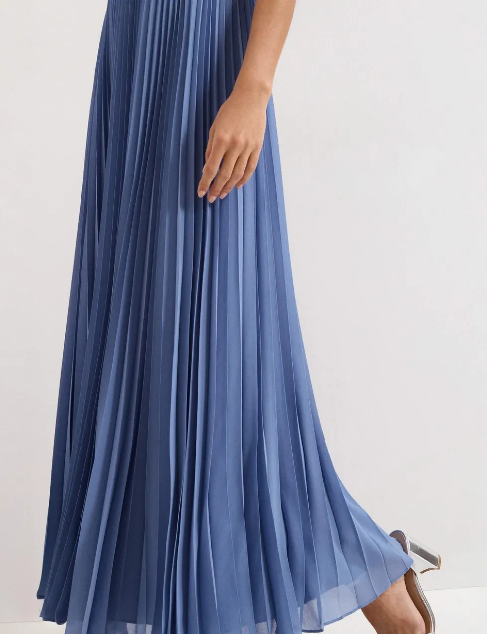 Round Neck Pleated Maxi Skater Dress