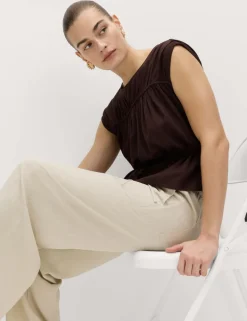Ruched Scoop Neck Regular Fit Top with Linen