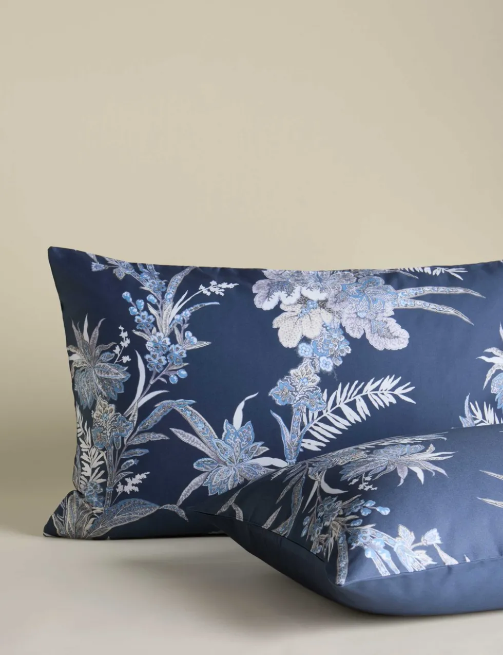 Sateen Vintage Floral Bedding Set