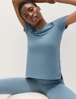 Scoop Neck Fitted T-Shirt