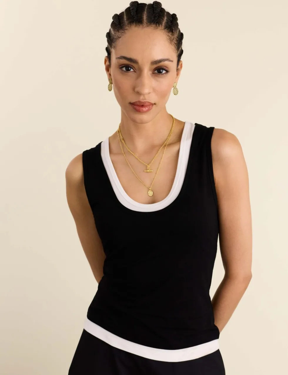 Scoop Neck Fitted Vest