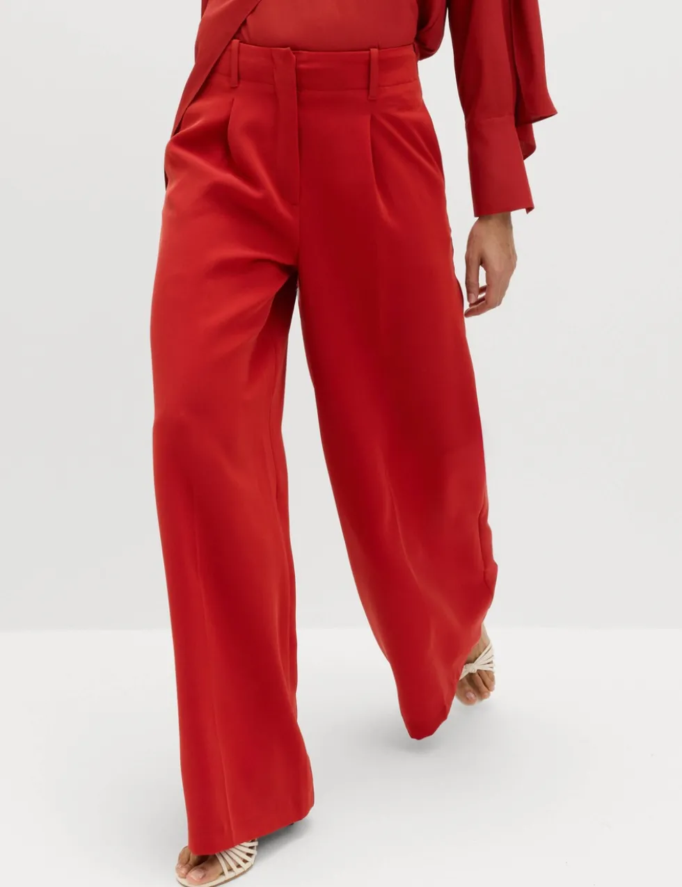 Single Pleat Wide Leg Trousers
