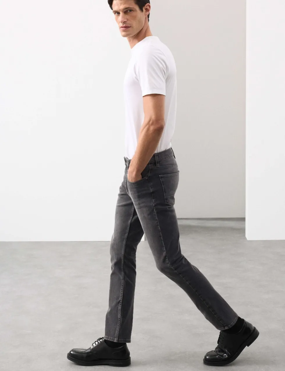 Slim Fit 360 Flex Stretch Jeans