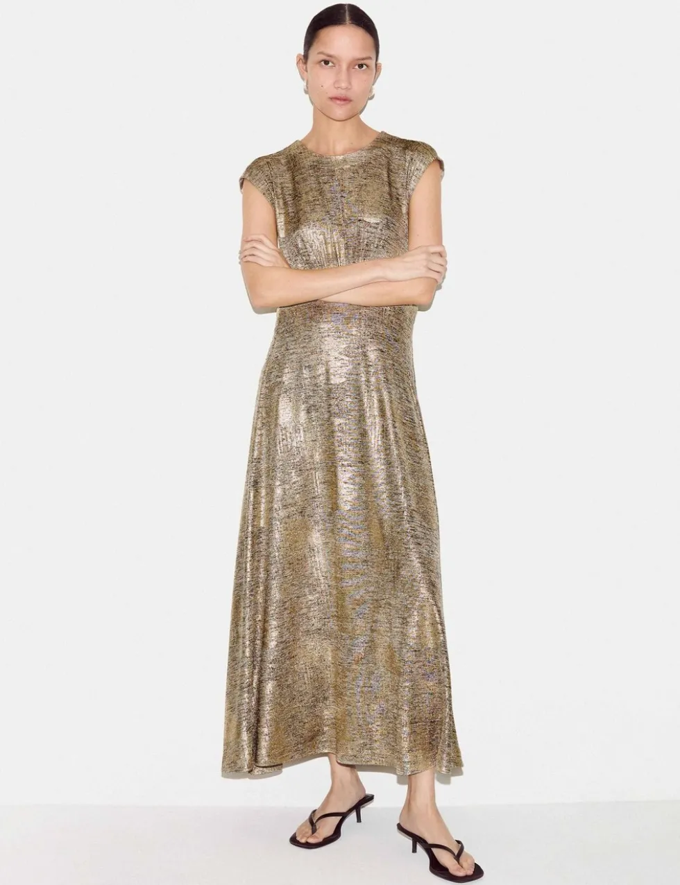 Sparkly Round Neck Midaxi Waisted Dress