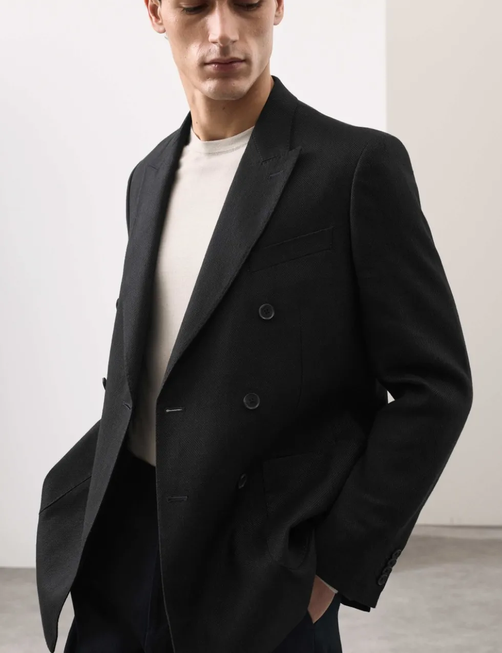 Tailored Fit Italian Linen Blend Double Breasted Blazer