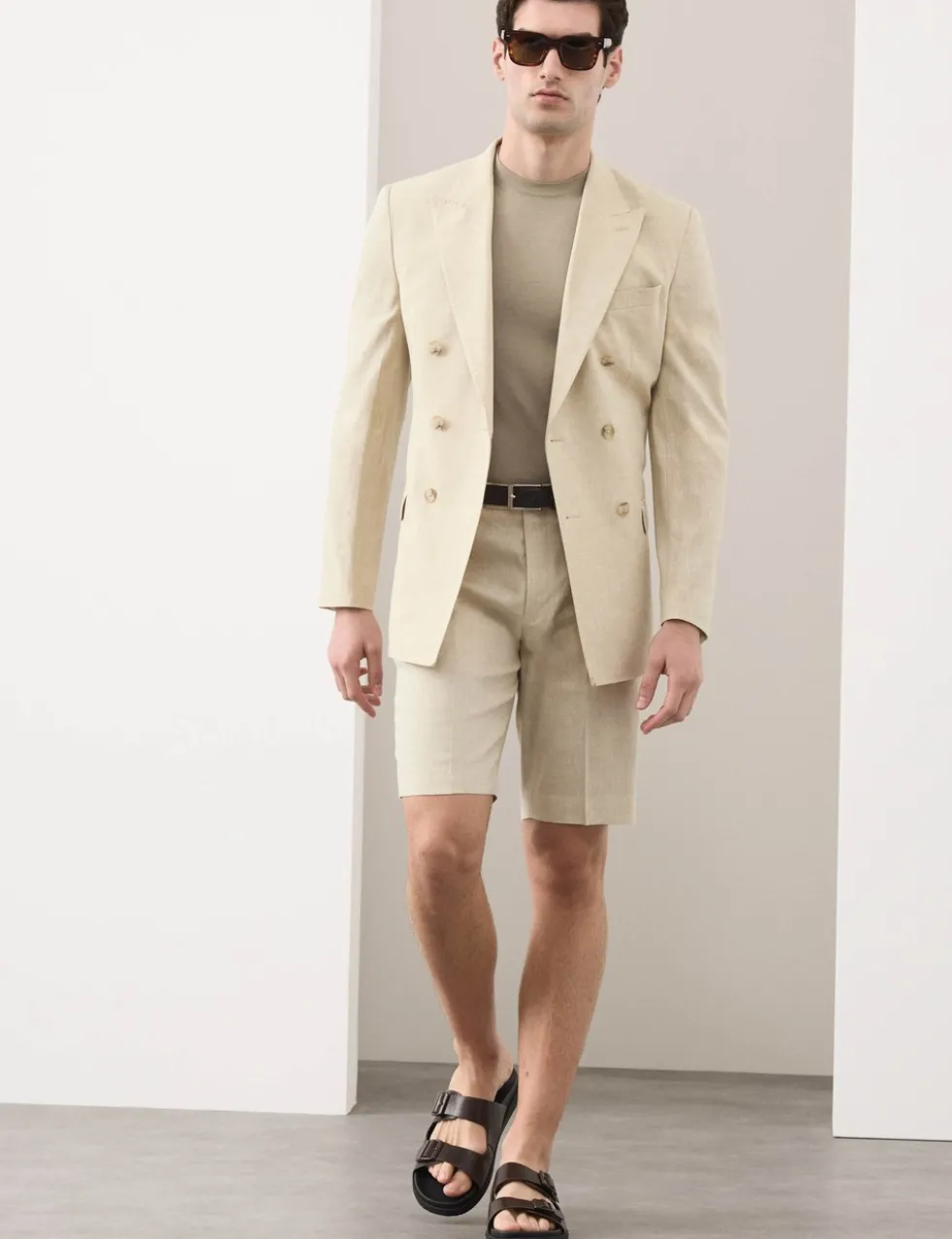 Tailored Fit Italian Performance Linen Blend Suit Shorts