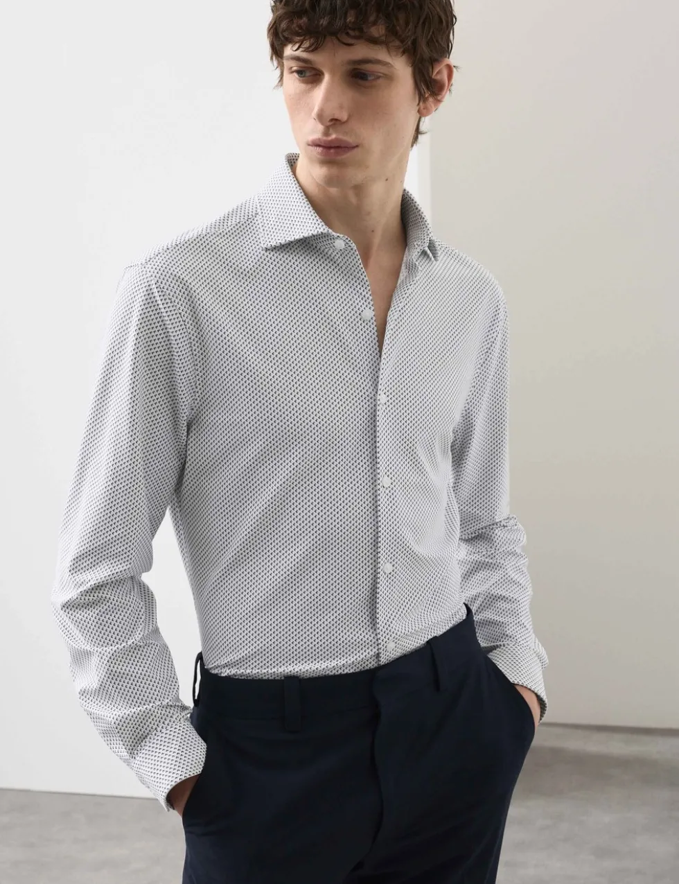 Tailored Fit Stretch Performance Shirt
