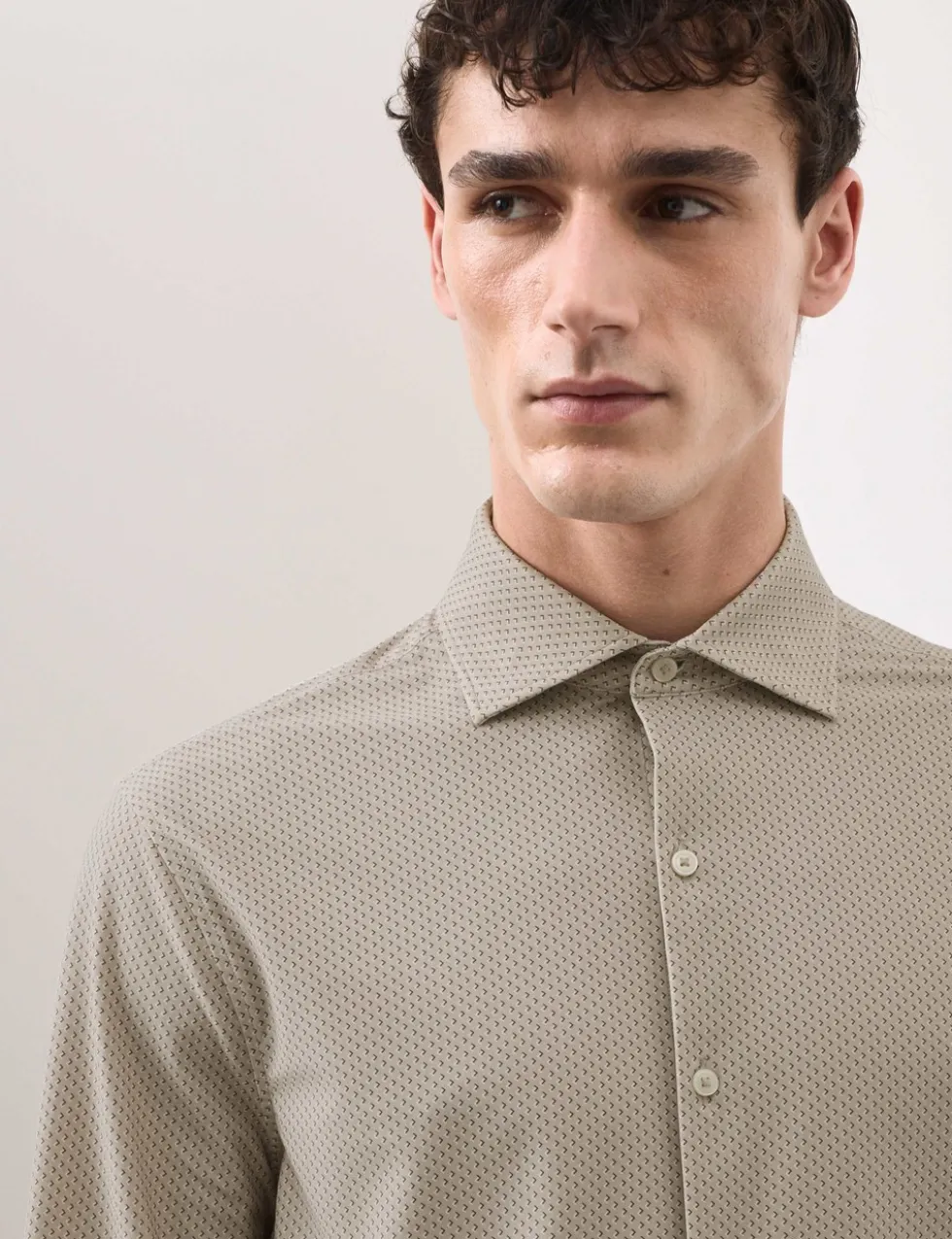Tailored Fit Stretch Performance Shirt