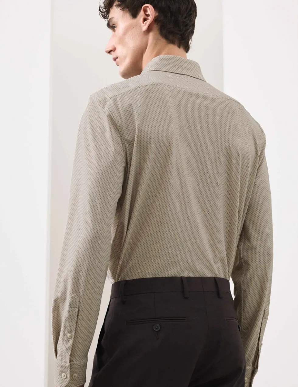 Tailored Fit Stretch Performance Shirt