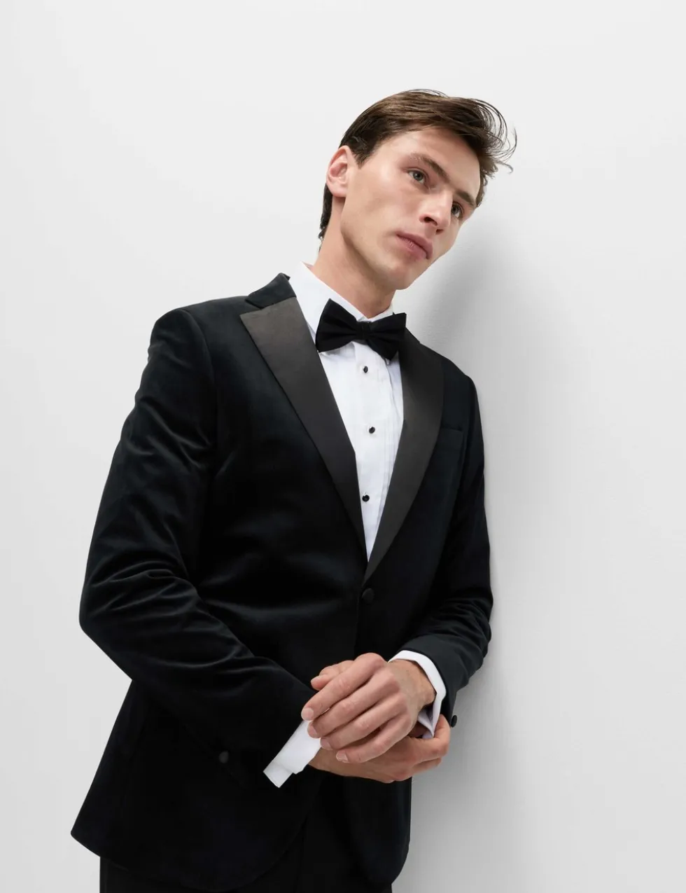 Tailored Fit Velvet Blazer