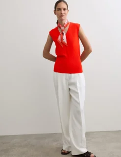 Textured V-Neck Knitted Vest