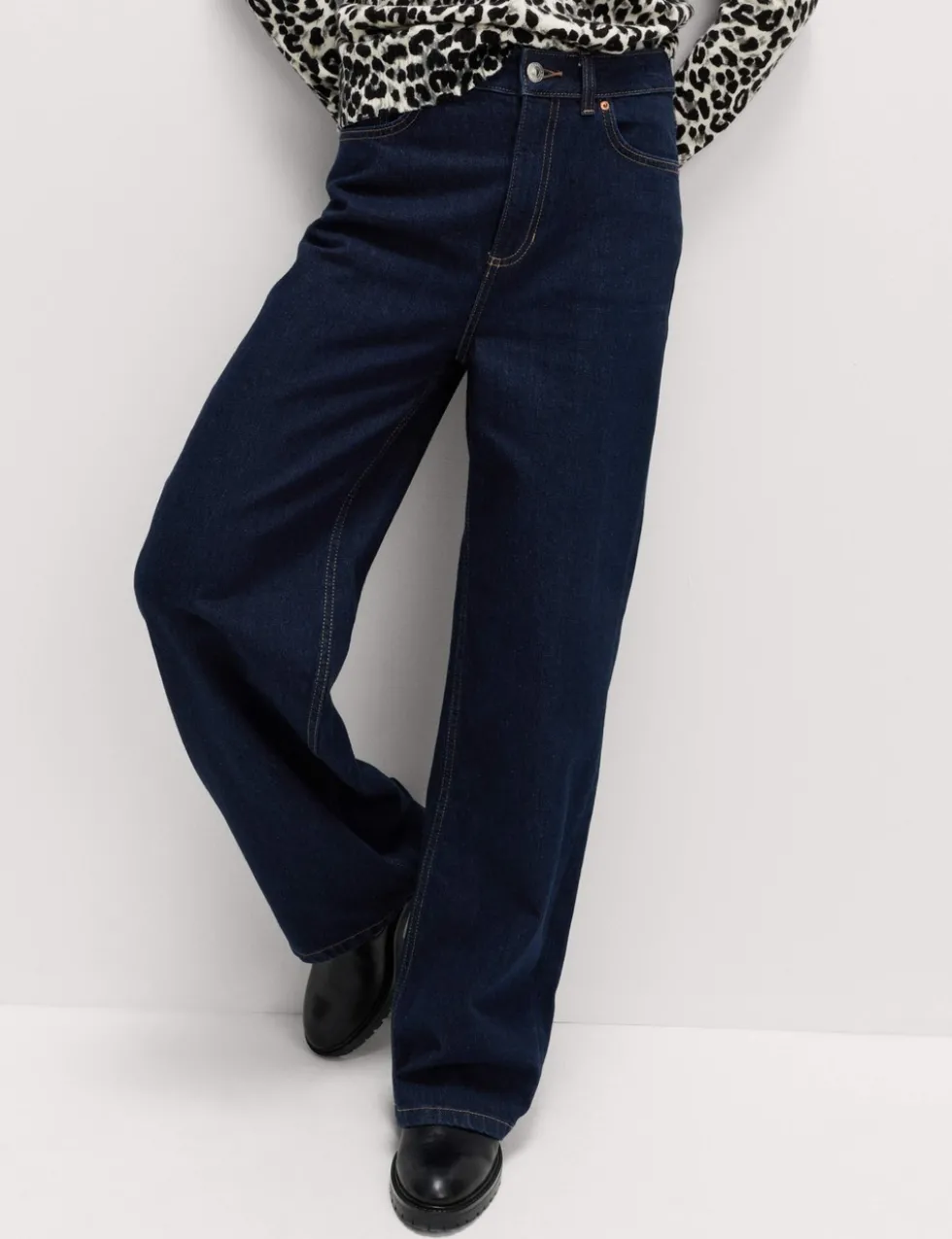 The Wide-Leg Jeans