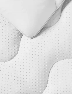 Tufted Dots 4.5 Tog Coverless Duvet Set