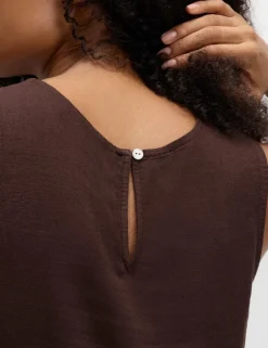 Vest with Linen