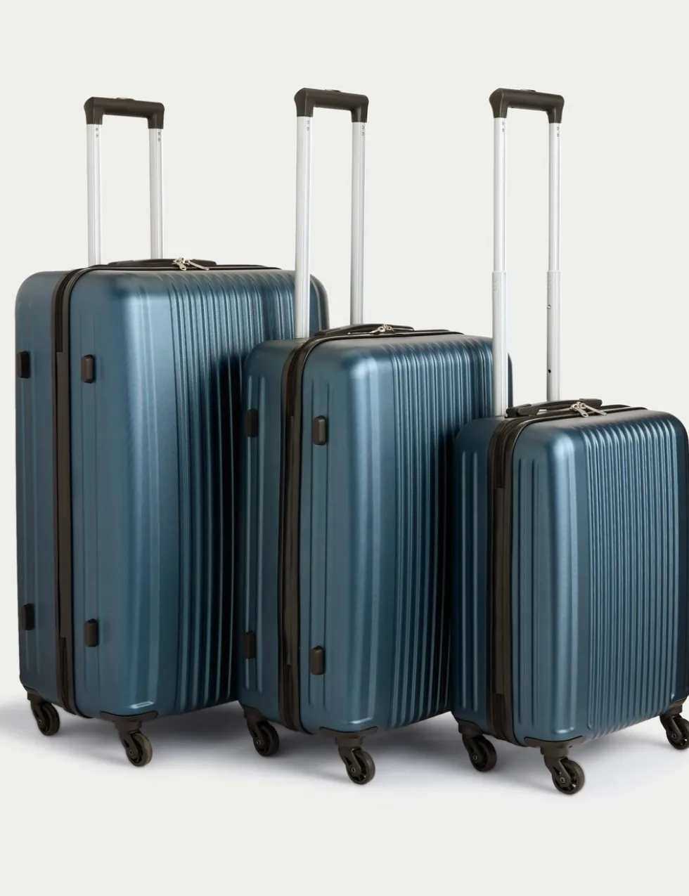 Vienna 4 Wheel Hard Shell Medium Suitcase