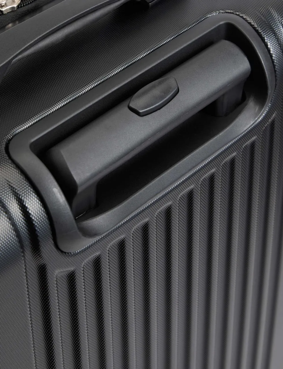 Vienna 4 Wheel Hard Shell Medium Suitcase