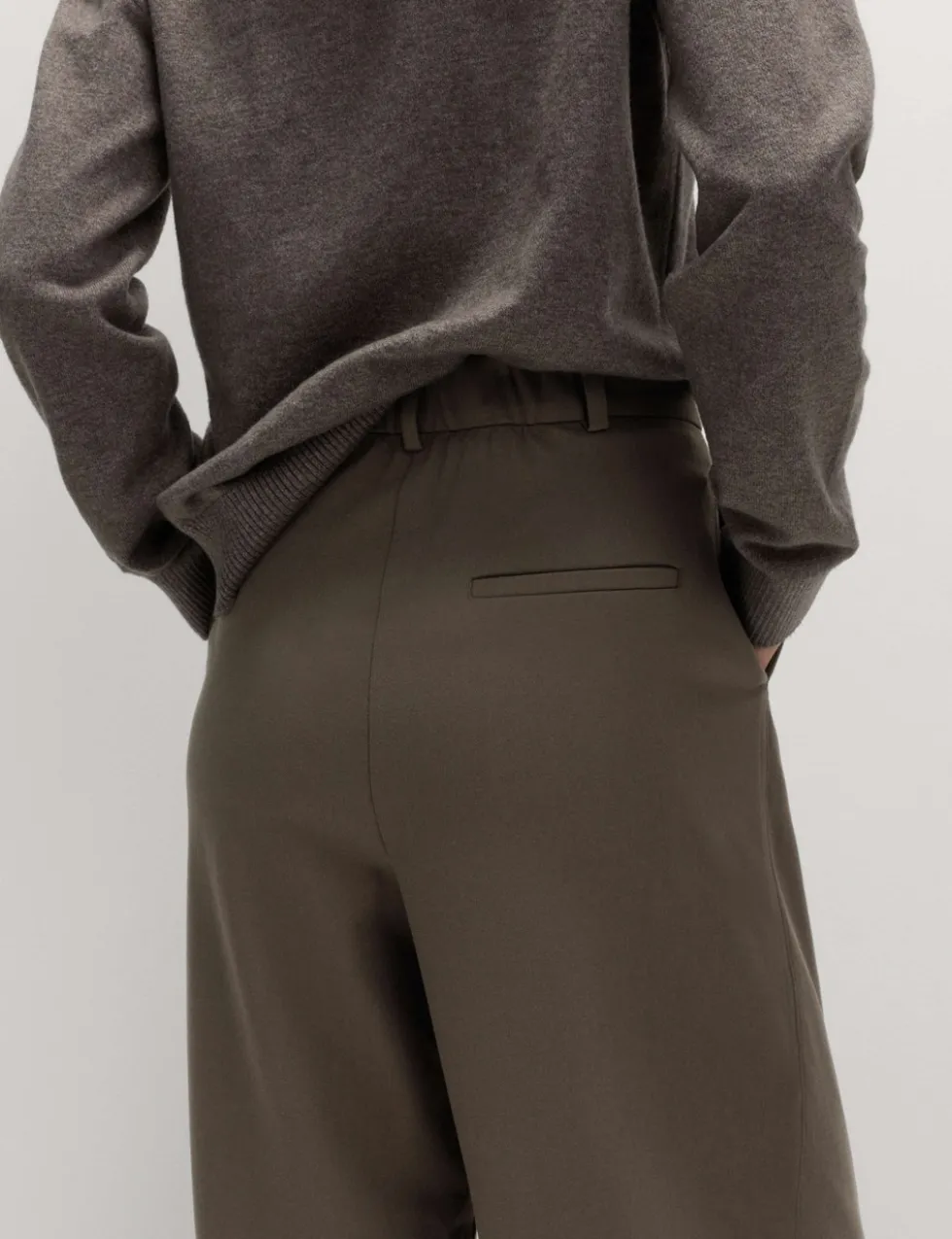 Woven Barrel Leg Trousers with Stretch