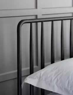 Wycombe Spindle Bed