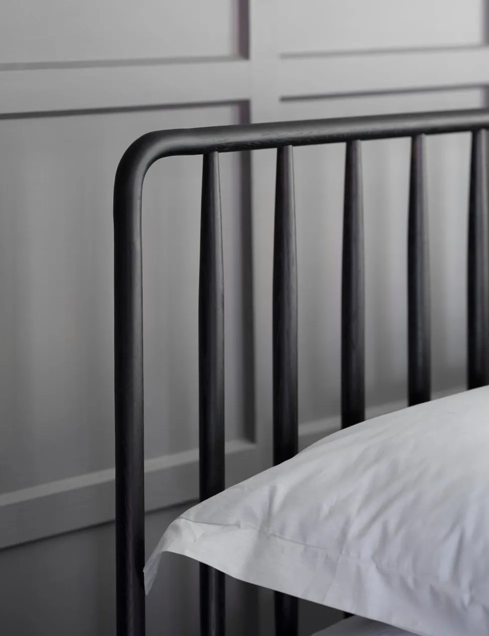 Wycombe Spindle Bed