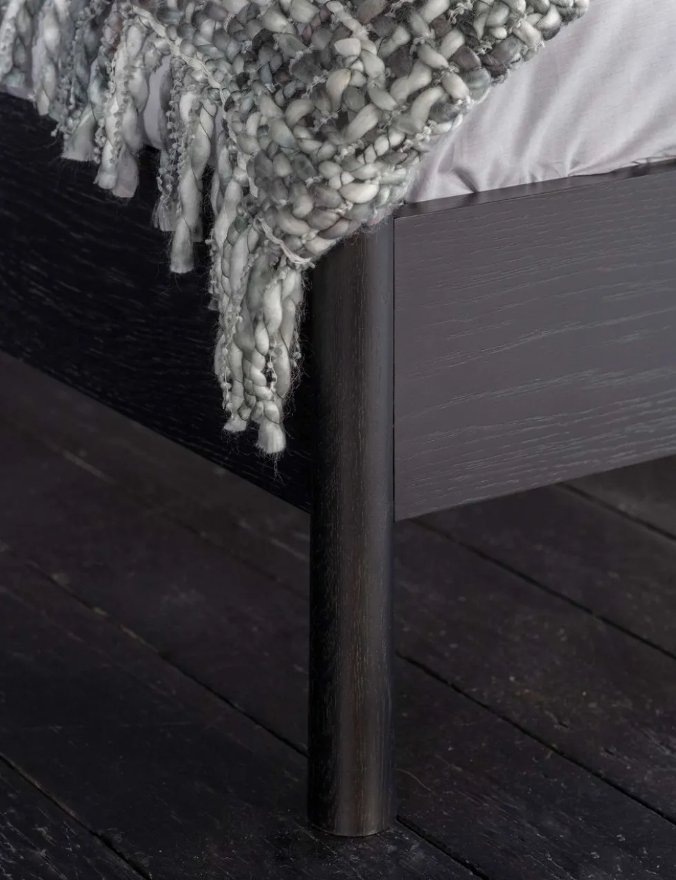 Wycombe Spindle Bed